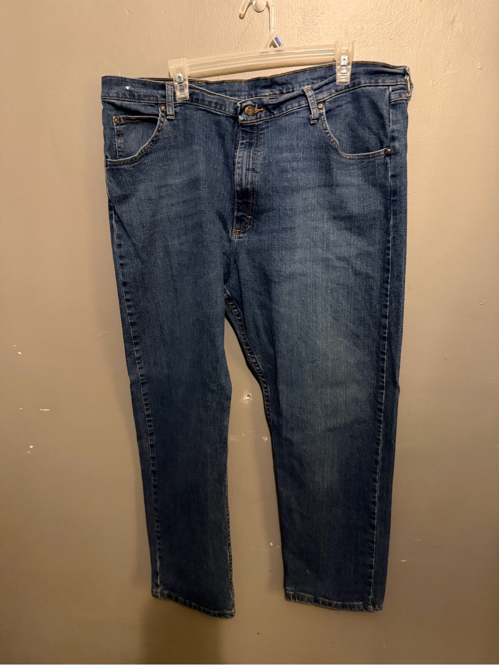 Wrangler Bootcut Jeans in Dark Blue Wash